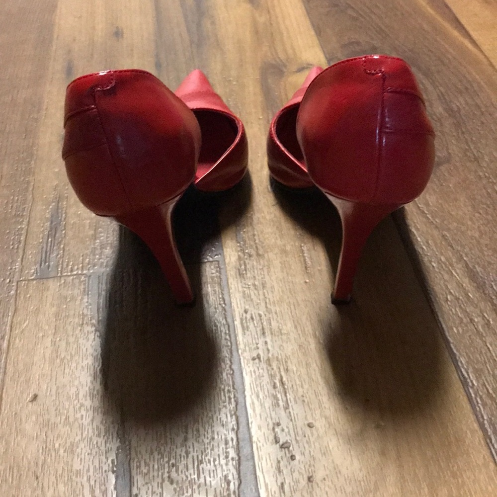 Bright red - Picture 2 of 3